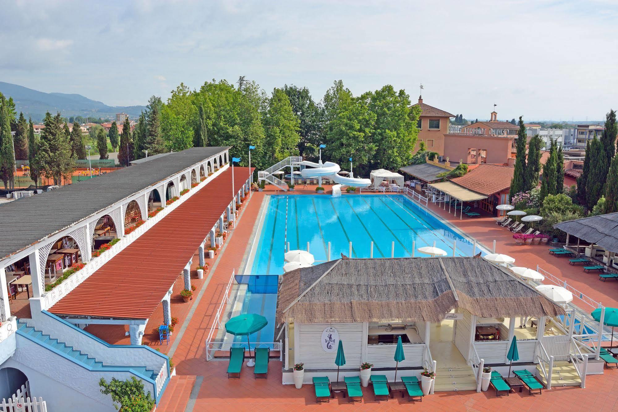 Hotel Boccaccio Calcinaia エクステリア 写真